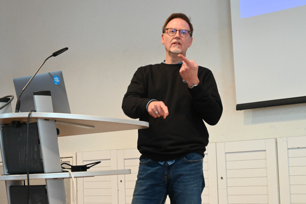 Matthias Wirthmann während seinem Vortrag