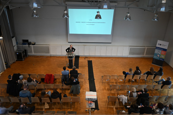 Bianca Kastl spricht vor Publikum auf dem WUD Würzburg 2022